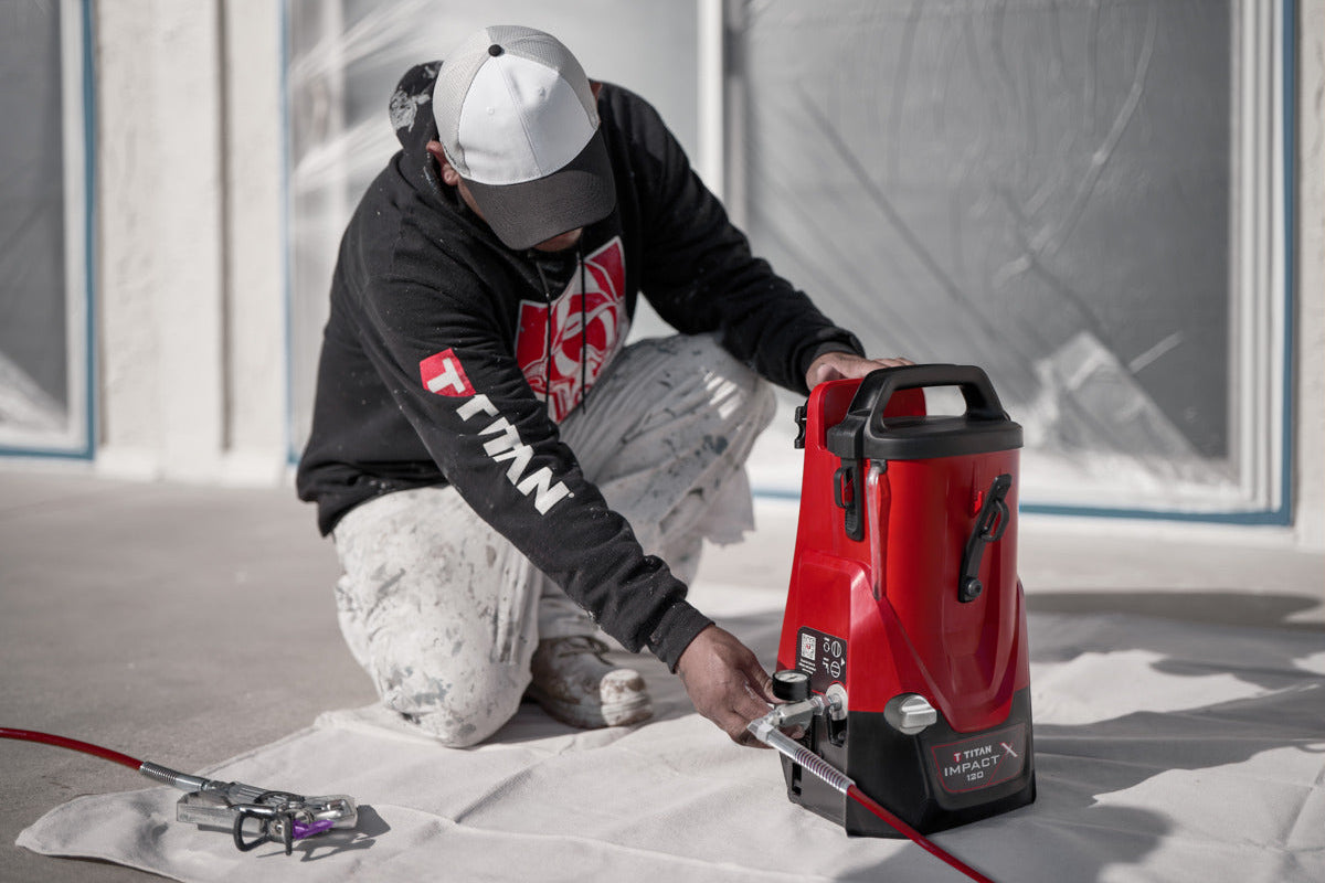 Préparation du pulvérisateur airless Titan Impact X 120 avant application de peinture